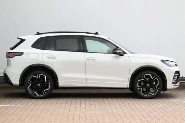 Volkswagen Tiguan (2025) thumbnail 2