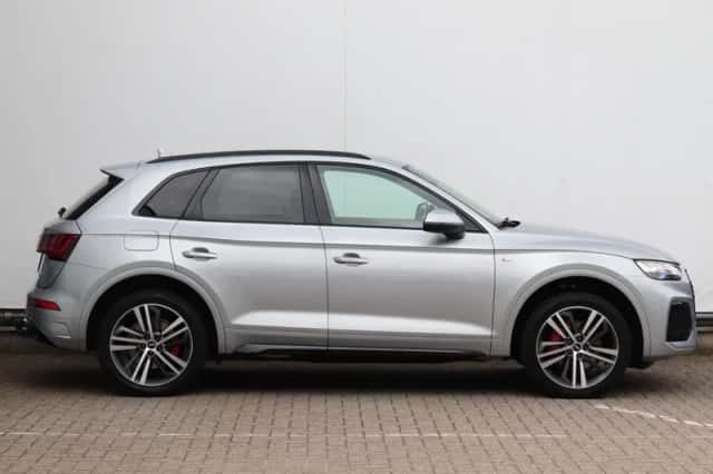 Audi Q5 (2021) thumbnail 2