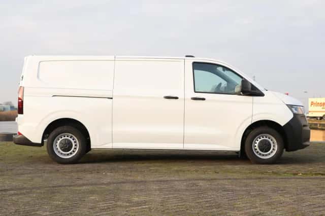 Volkswagen E-Transporter (2026) thumbnail 2