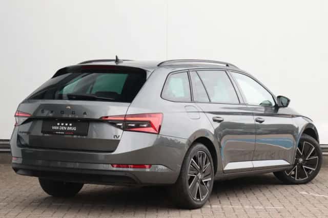 Škoda Superb (2025) thumbnail 5