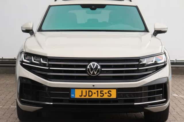 Volkswagen Touareg (2024) thumbnail 2