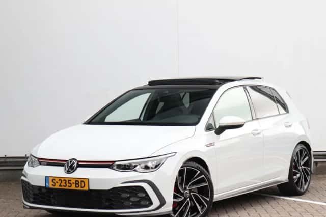 Volkswagen Golf (2021) thumbnail 1