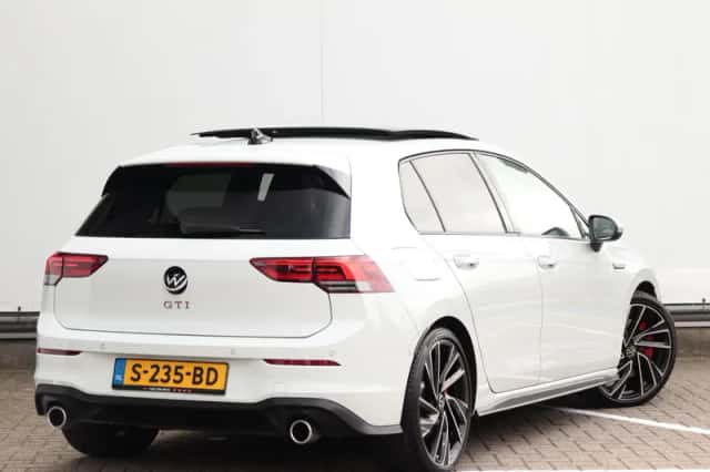 Volkswagen Golf (2021) thumbnail 4