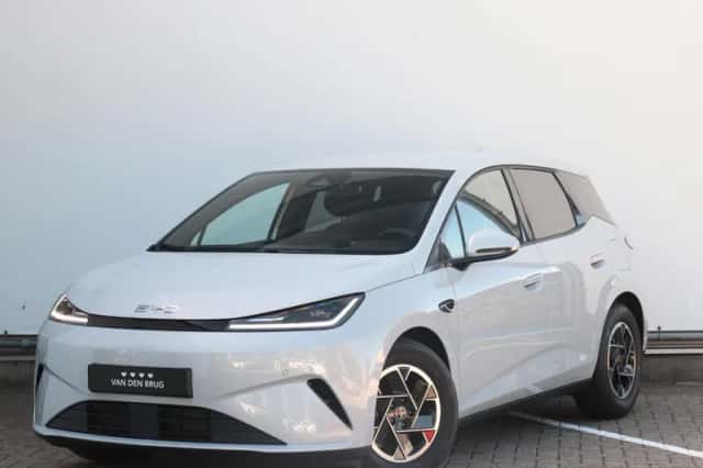 BYD Dolphin (2026) thumbnail 1