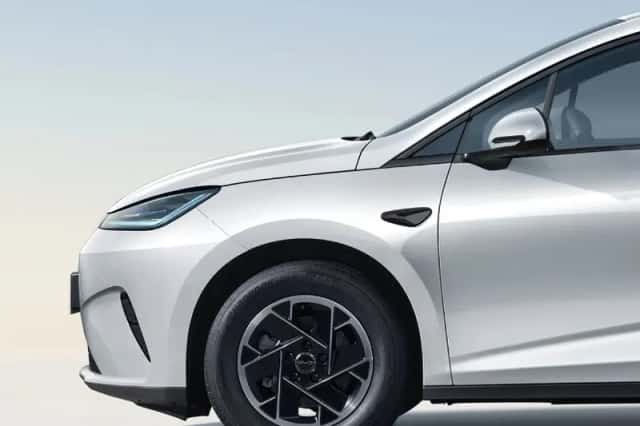 BYD Dolphin (2026) thumbnail 3