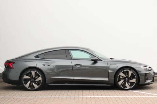 Audi e-tron GT (2023) thumbnail 2