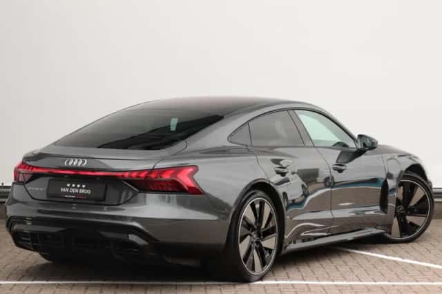 Audi e-tron GT (2023) thumbnail 4