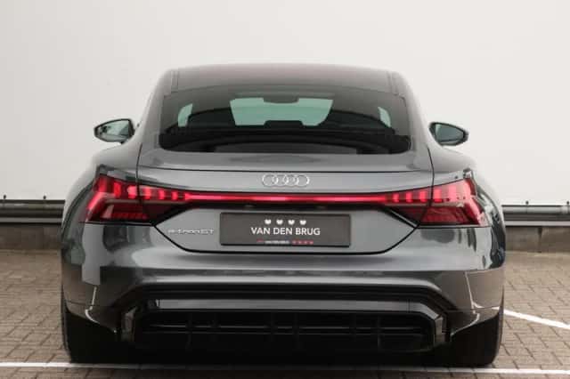 Audi e-tron GT (2023) thumbnail 5
