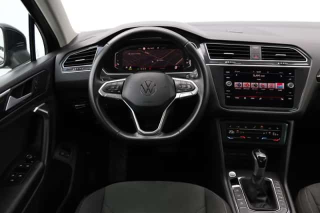 Volkswagen Tiguan (2024) thumbnail 6