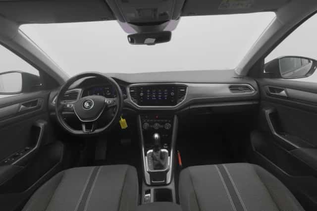 Volkswagen T-Roc (2021) thumbnail 3