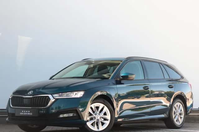 Škoda Octavia (2023) thumbnail 1