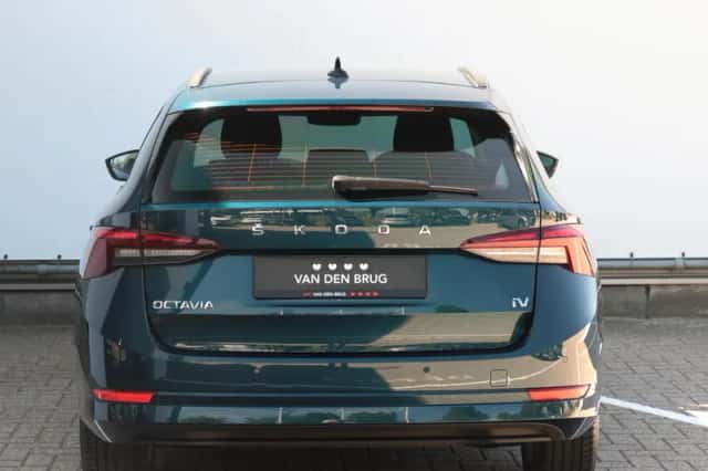 Škoda Octavia (2023) thumbnail 6