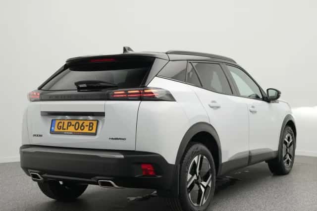 Peugeot 2008 (2024) thumbnail 2