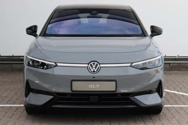 Volkswagen ID.7 (2023) thumbnail 2