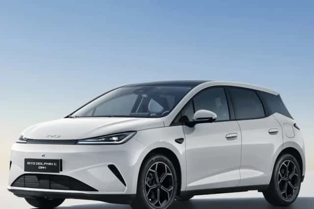BYD Dolphin (2026) thumbnail 1