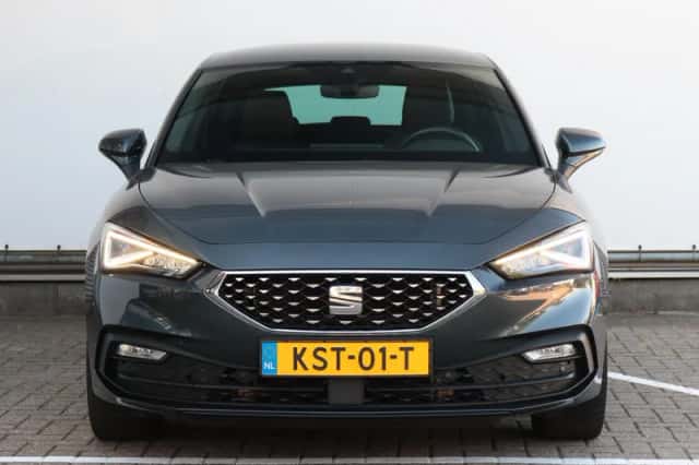 SEAT Leon (2022) thumbnail 2
