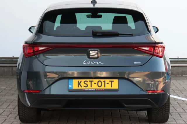 SEAT Leon (2022) thumbnail 6