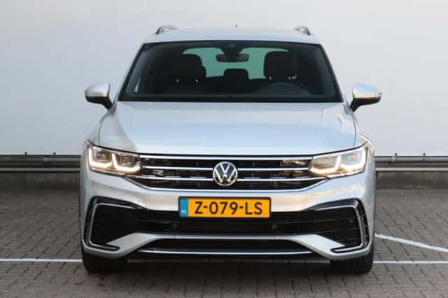 Volkswagen Tiguan (2024) thumbnail 3
