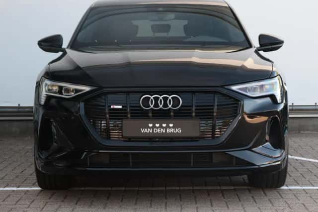 Audi e-tron (2022) thumbnail 3