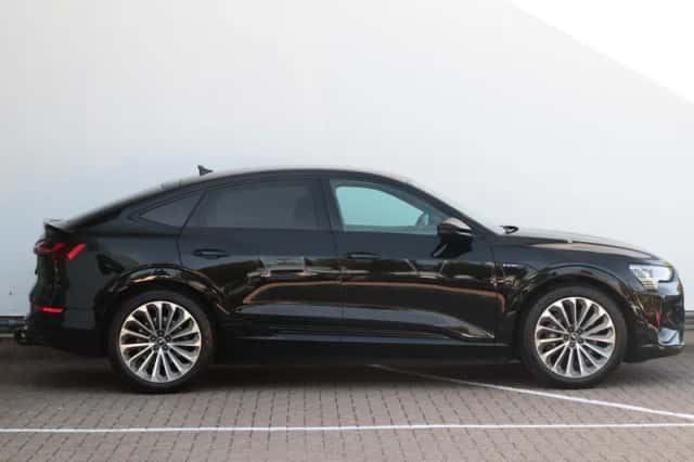 Audi e-tron (2022) thumbnail 4