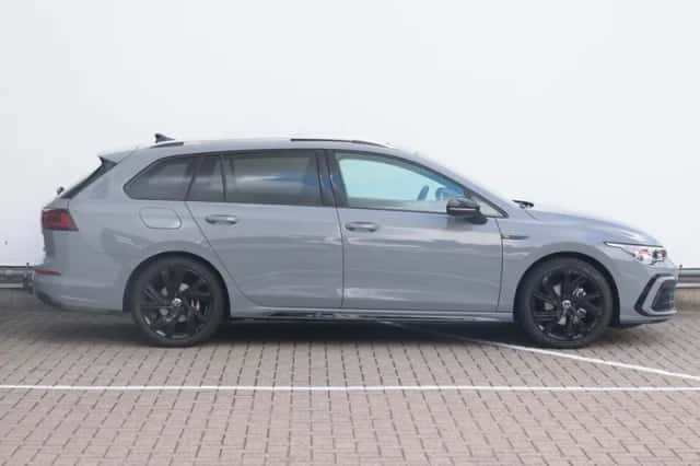 Volkswagen Golf (2023) thumbnail 4