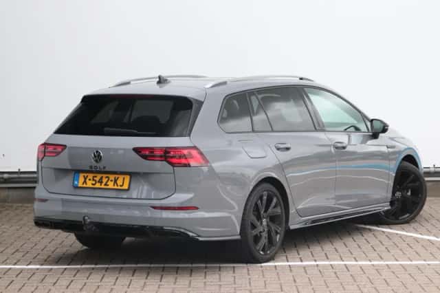 Volkswagen Golf (2023) thumbnail 6
