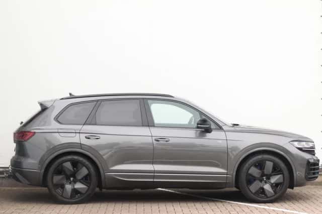 Volkswagen Touareg (2025) thumbnail 2