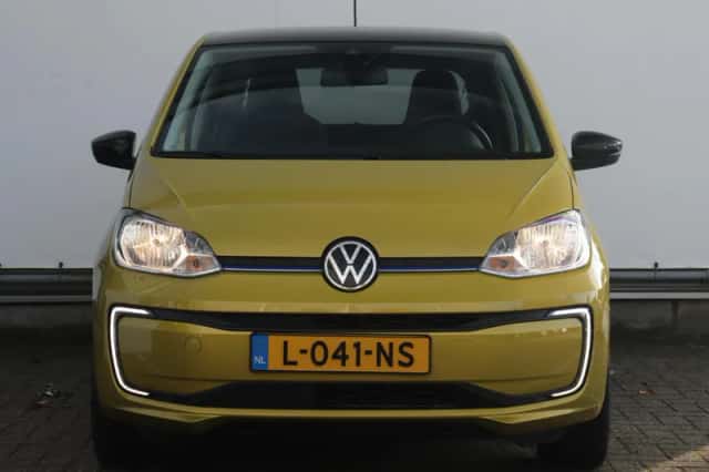 Volkswagen E-up! (2020) thumbnail 4