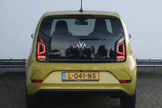 Volkswagen E-up! (2020) thumbnail 6
