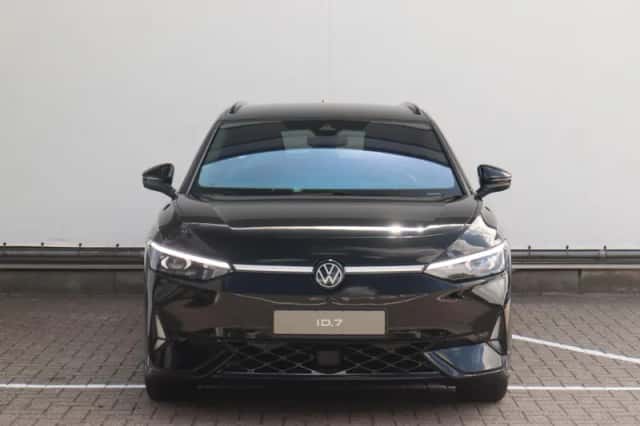 Volkswagen ID.7 (2025) thumbnail 2