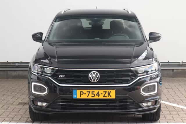 Volkswagen T-Roc (2021) thumbnail 2