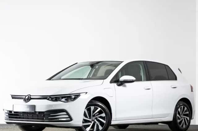Volkswagen Golf (2021) thumbnail 1