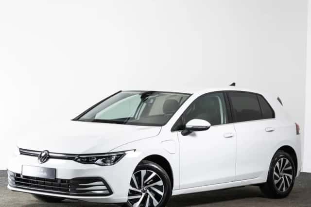 Volkswagen Golf (2021) thumbnail 3