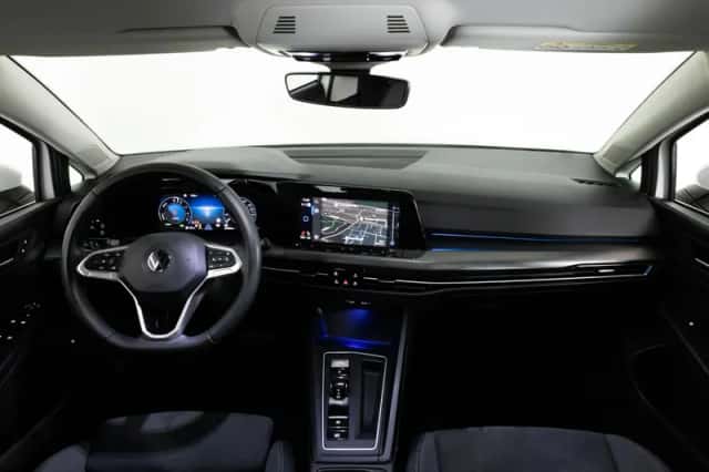 Volkswagen Golf (2021) thumbnail 5