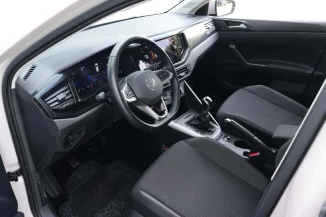 Volkswagen Polo (2024) thumbnail 6
