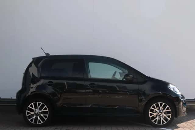 Volkswagen E-up! (2022) thumbnail 6
