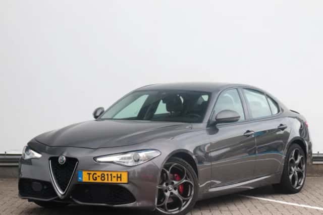 Alfa Romeo Giulia (2018) thumbnail 1