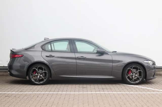 Alfa Romeo Giulia (2018) thumbnail 2