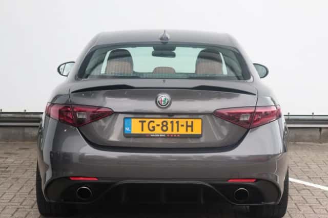 Alfa Romeo Giulia (2018) thumbnail 4
