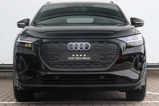 Audi Q4 e-tron (2025) thumbnail 3