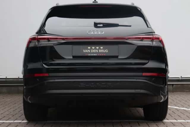 Audi Q4 e-tron (2025) thumbnail 5