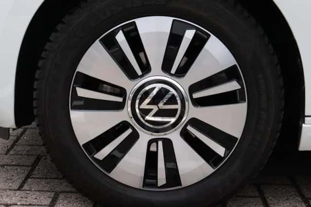 Volkswagen E-up! (2021) thumbnail 4