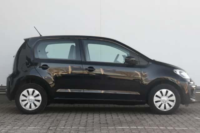 Volkswagen Up! (2024) thumbnail 4