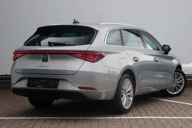 SEAT Leon (2022) thumbnail 3