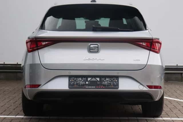 SEAT Leon (2022) thumbnail 4