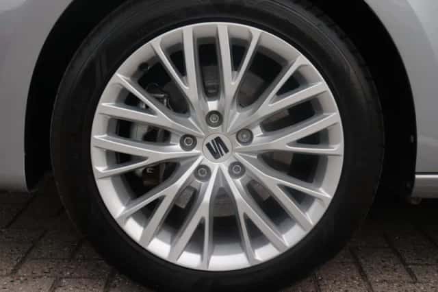 SEAT Leon (2022) thumbnail 5