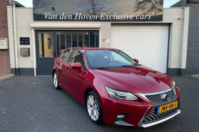 Lexus CT (2018) thumbnail 3