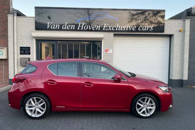 Lexus CT (2018) thumbnail 4