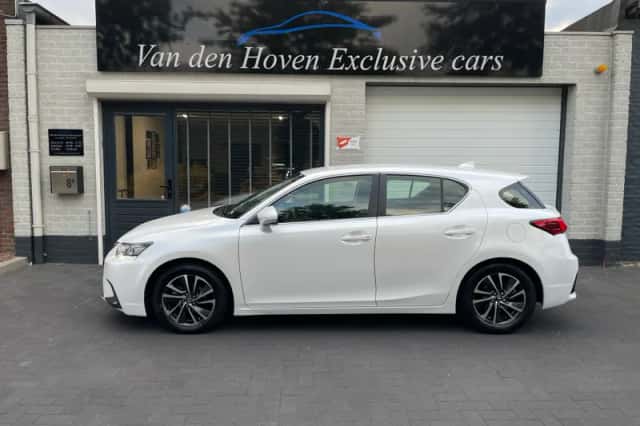 Lexus CT (2017) thumbnail 5