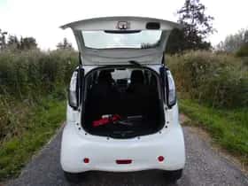 Mitsubishi I-MiEV (2011) thumbnail 17